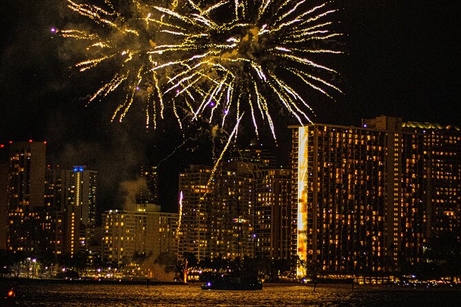 Waikiki Friday Night Fireworks Cruise + Fireworks Festival 3/15 - Price value: what $60 gets you (and when it’s a smart buy)