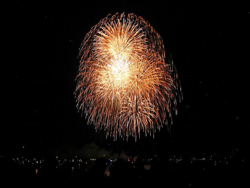 Waikiki Friday Night Fireworks Sail - Sunset cruise along Waikīkī: Diamond Head and city lights