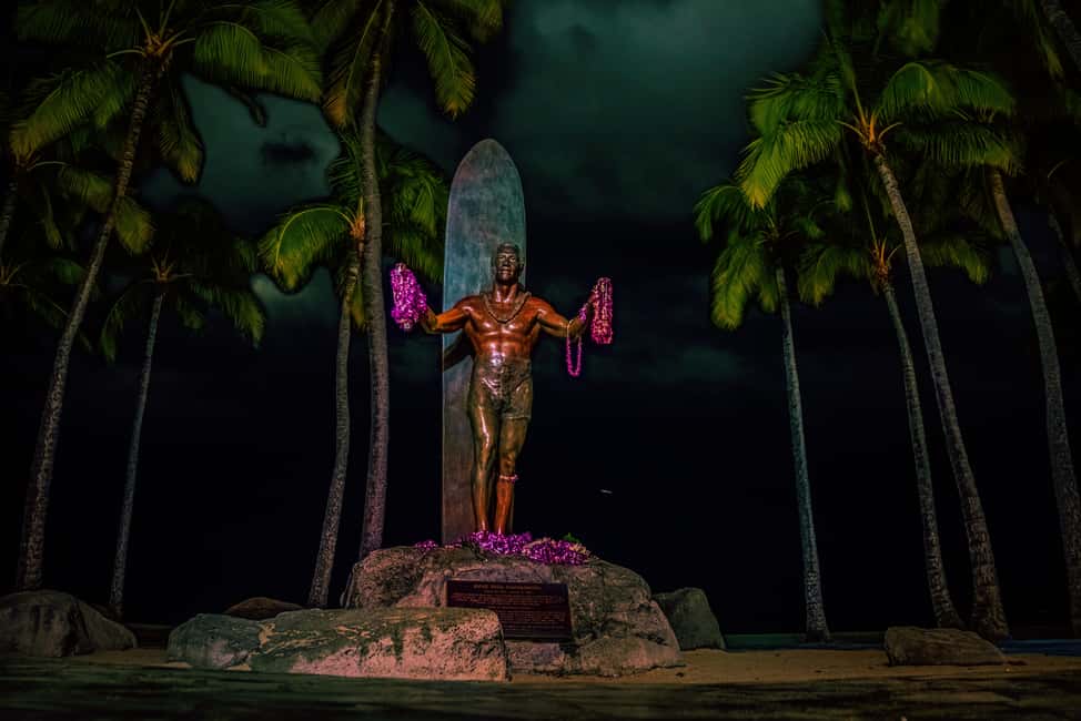 Waikiki Ghosts Boos and Booze Haunted Pub Crawl - Waikiki Ghosts Boos and Booze: craft brews with a spooky storyline