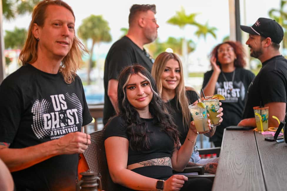 Waikiki Ghosts Boos and Booze Haunted Pub Crawl - Stop focus: AlohaBeerWaikiki and the craft-beer kickoff