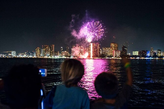 Waikiki Glass Bottom Boat Fireworks Tour - Waikiki Friday Fireworks, but you skip the land crowd