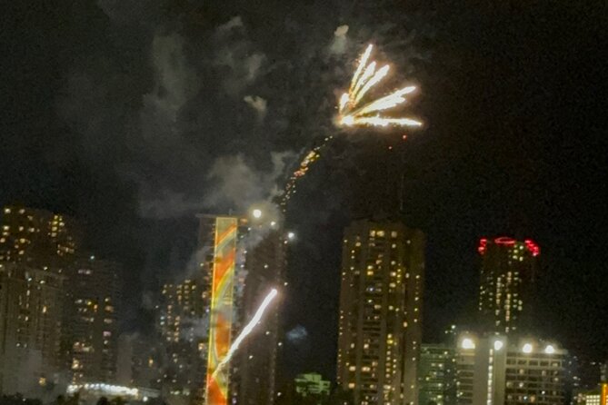 Waikiki Glass Bottom Boat Fireworks Tour - Crew vibe and narration (especially when the captain keeps it fun)