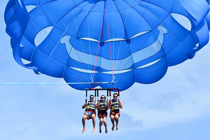 Waikiki: Parasailing in Hawaii - Getting There: Ala Moana Meeting Point and Check-In Reality