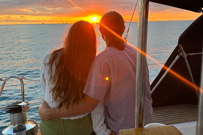 Waikiki private Day Tour and Sunset sail for couples - Private yacht time on Waikiki’s south shore