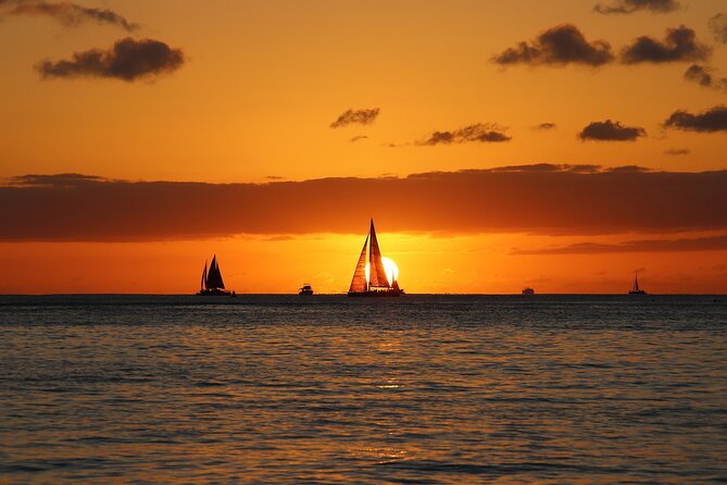 Waikiki Sunset Cocktail Cruise - Hilton Hawaiian Village - Deck vs covered cabin: where you’ll actually want to sit