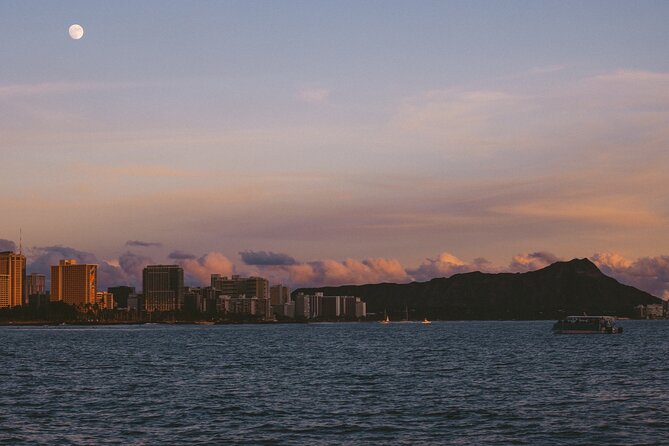 Waikiki Sunset Cruise Catamaran Boat Tour on Oahu - A Waikiki sunset you can actually take your time with
