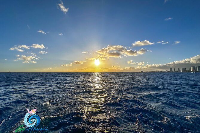 Waikiki Sunset Cruise from Oahu - Music, Atmosphere, and Why the Crew Matters