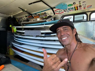 Waikiki: Surf Lessons Easy 60 min classes no crowds! - The SURF BUS setup: lockers, changing space, and less stress