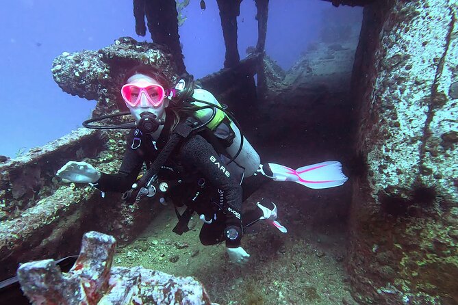 Waikiki Two Tank Guided Scuba Diving Adventure: Certified Diver - Price and value at $249 per person: what you’re really paying for