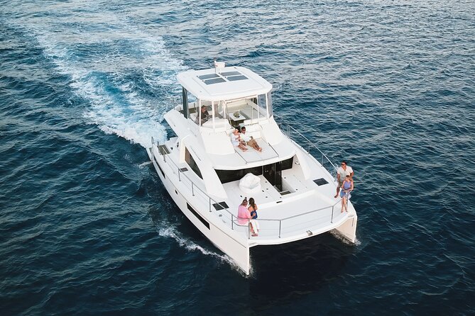 Waikiki's Premier Small Group Sunset Yacht + Tasting - Hosted Bar and Ocean Life: How the Cruise Feels in Real Time